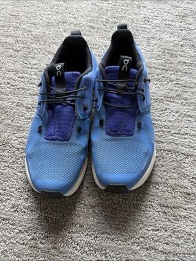 On Running Blue and Navy Mesh Sneakers